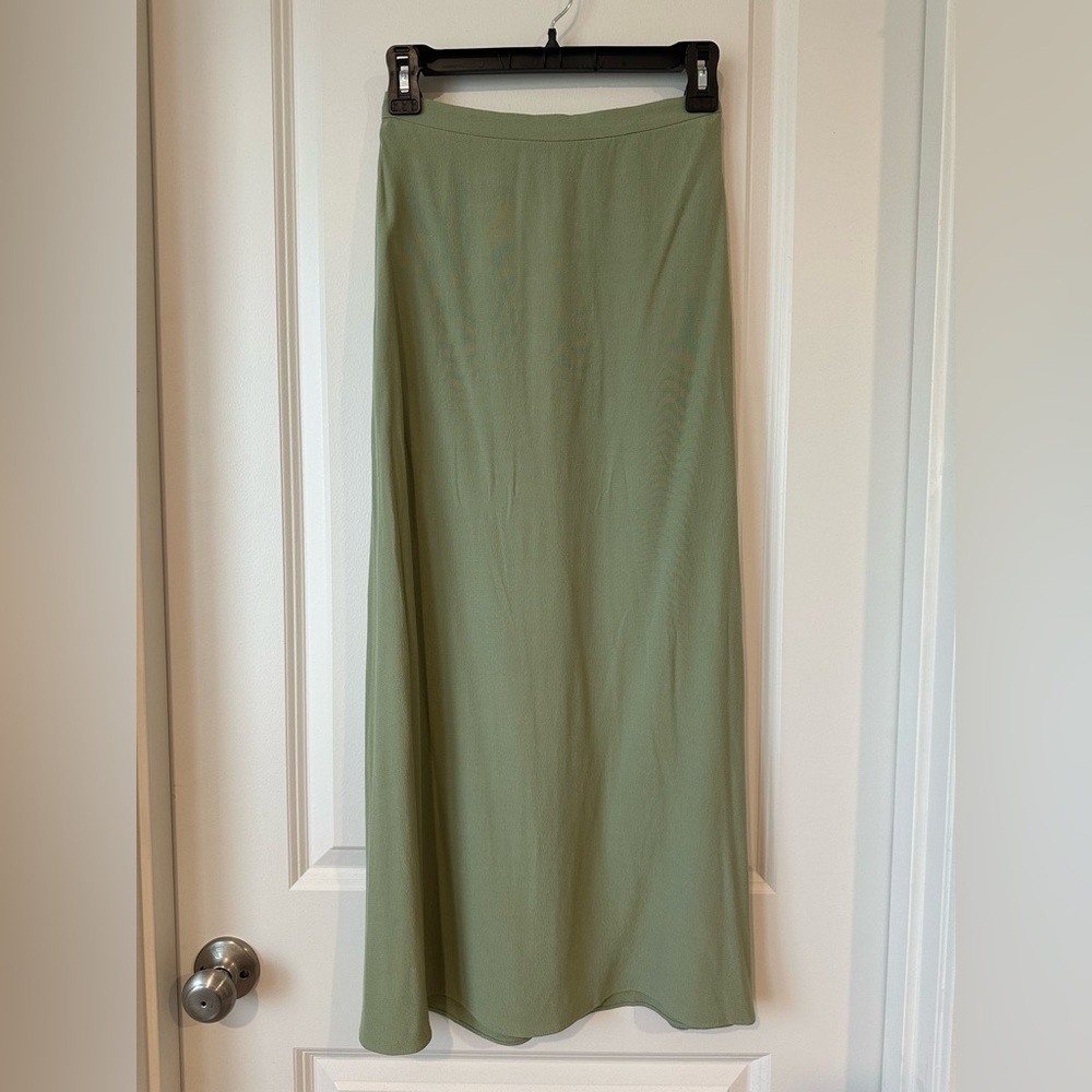 Wilfred by Aritzia Sage Green Skirt Size 0